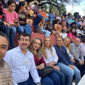 foto03 Celebra la UAT 68 aniversario de la Facultad de Comercio Nuevo Laredo
