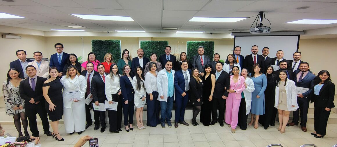 1 (13) La UAT y el HRAEV realizan ceremonia de egreso de médicos residentes