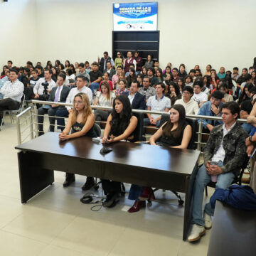 2 (10) Realiza la UAT semana académica de la Constitución