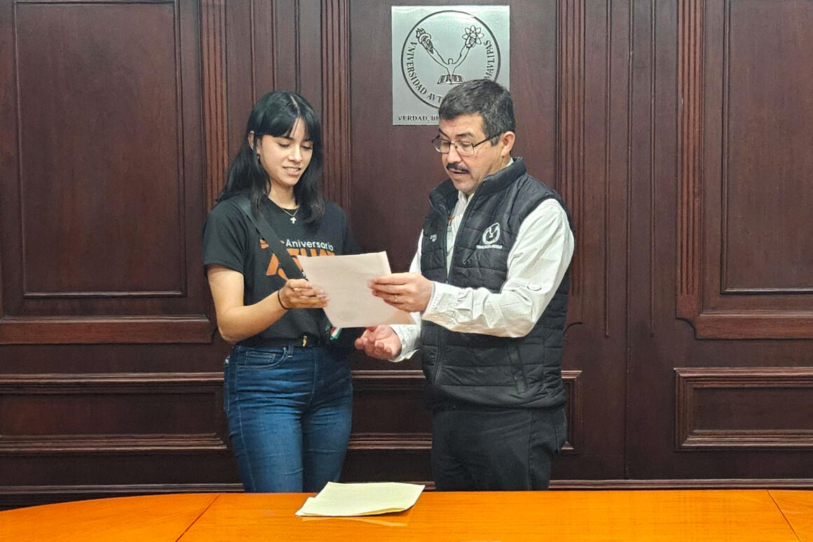 2 (9) Felicita Dámaso Anaya a exitosa esgrimista de la UAT