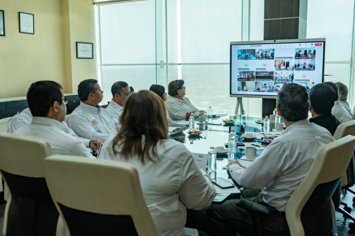 4 (6) Aprueba la Asamblea Universitaria la creación de la Fundación UAT