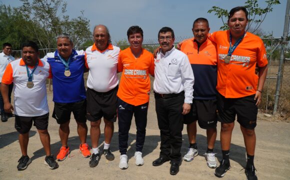 Recibe rector a los Correcaminos campeones de la Liga Premier