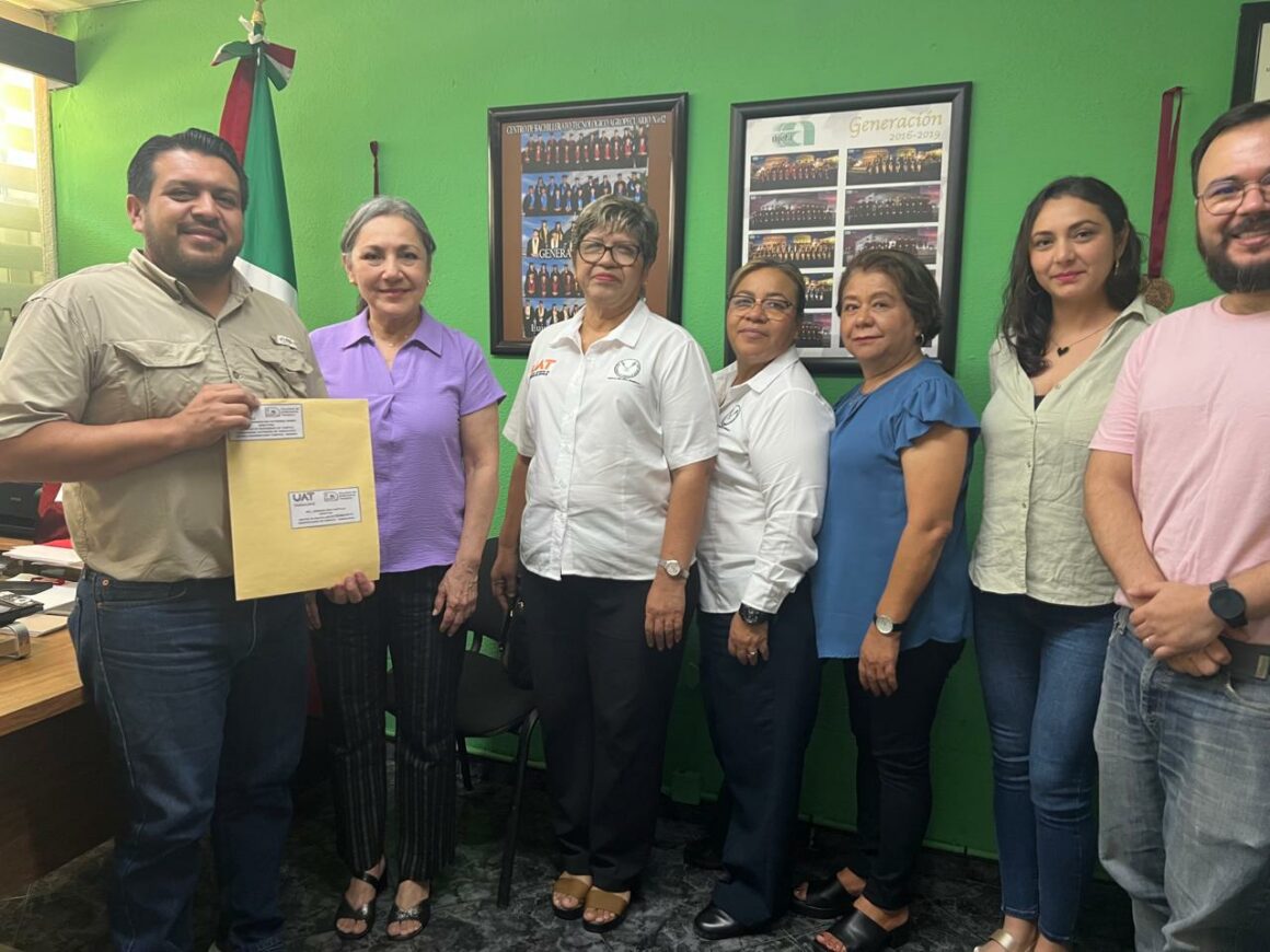 YDRAY-1-(13) Colabora la UAT en programa de salud escolar en la zona sur del estado