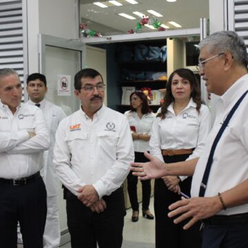 1 (15) Sostiene rector de la UAT encuentro con universitarios de Medicina Tampico