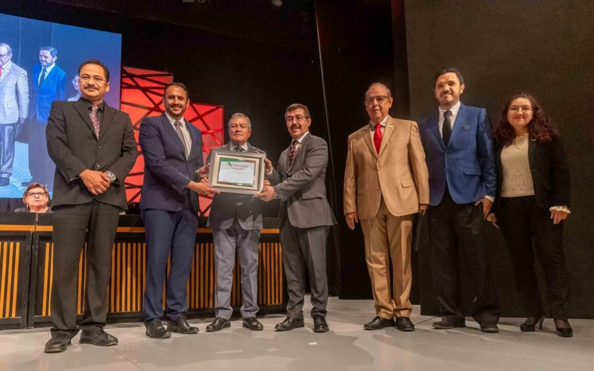 Entregan a la UAT nuevas certificaciones por su calidad educativa
