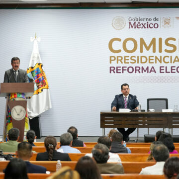 2 (19) Gobierno, UAT y sociedad dialogan sobre la Reforma Electoral