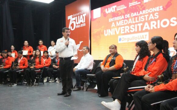 Entrega rector el galardón “Orgullo UAT” tras desempeño histórico de medallistas universitarios
