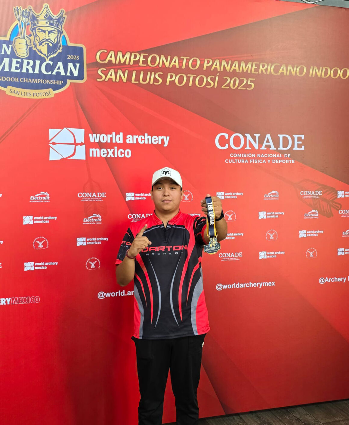 1 (26) Alumno de la UAT se corona campeón Panamericano en tiro con arco