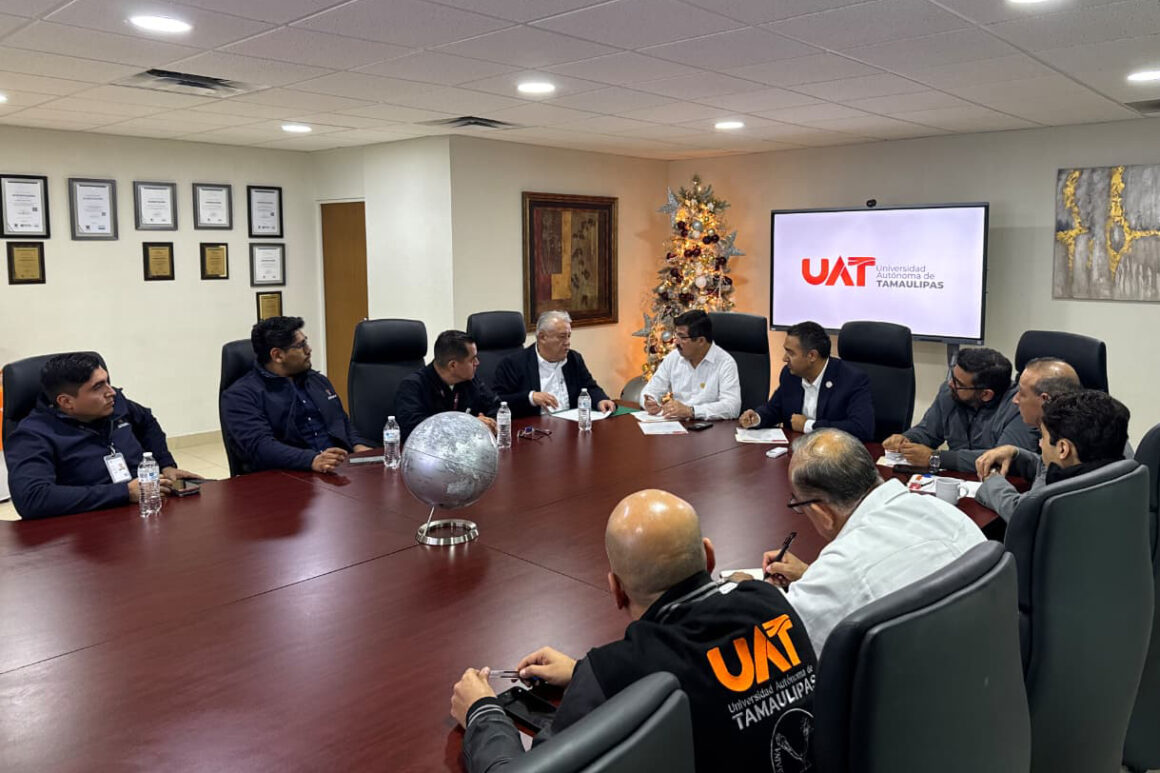 3 (23) Logra la UAT 500 plazas para sus egresados en Aduanas de México