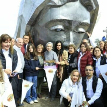 DIF-143-2025.-Entrega-Maria-de-Villarreal-las-pupilas-de-la-Virgen-de-la-Misericordia-8-850x500 Entrega María de Villarreal las pupilas de la Virgen de la Misericordia